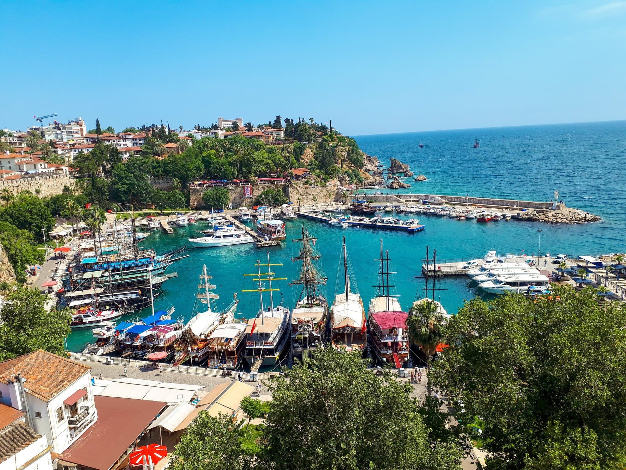Antalya Kaleiçi ve Akdeniz kıyısı gayrimenkul bölgesi