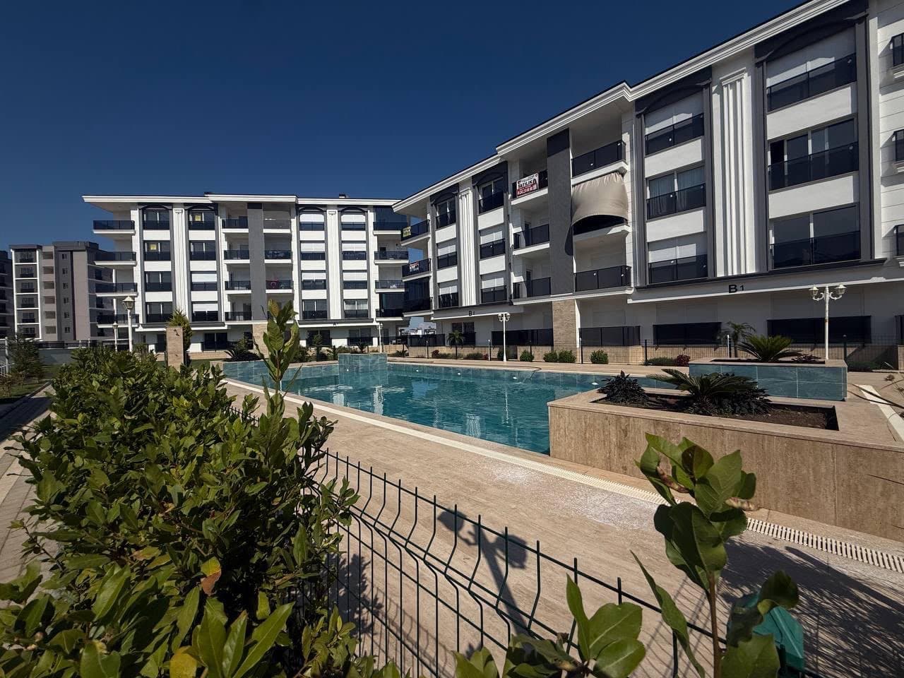2+1 В Люкс Комплексе С Бассейном